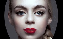 对面女孩看过来歌词